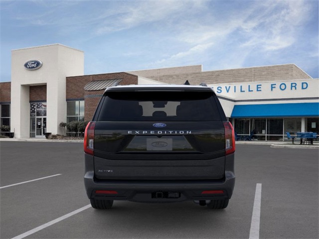 2025 Ford Expedition photo 3