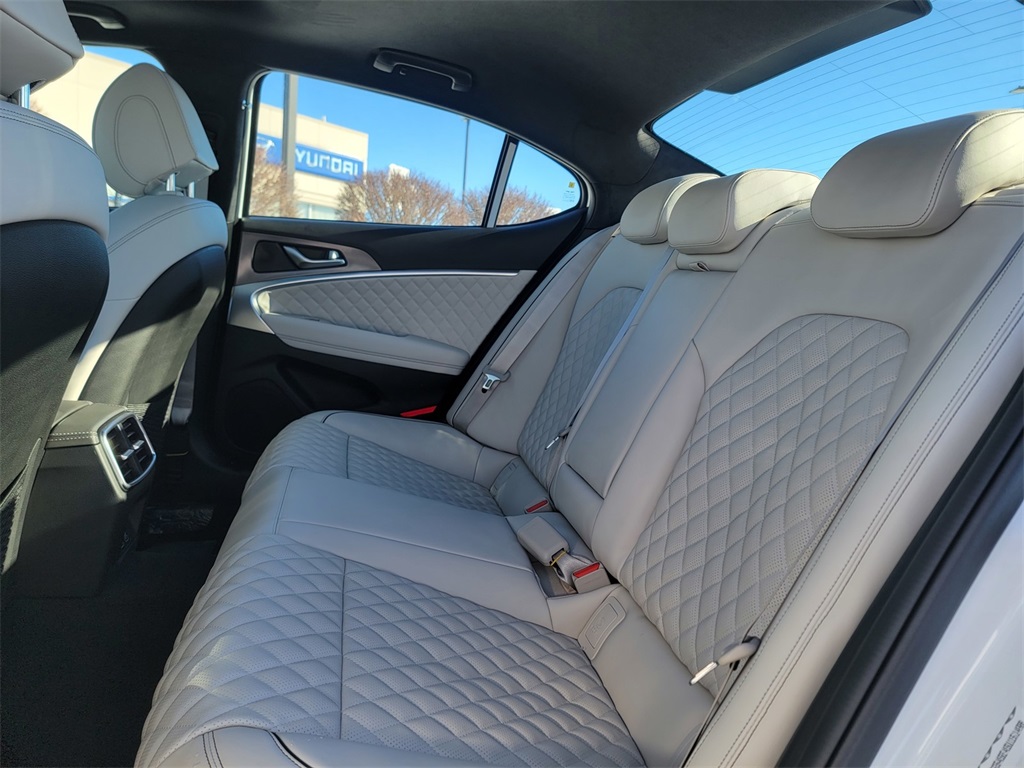 new 2025 Genesis G70 car, priced at $53,998