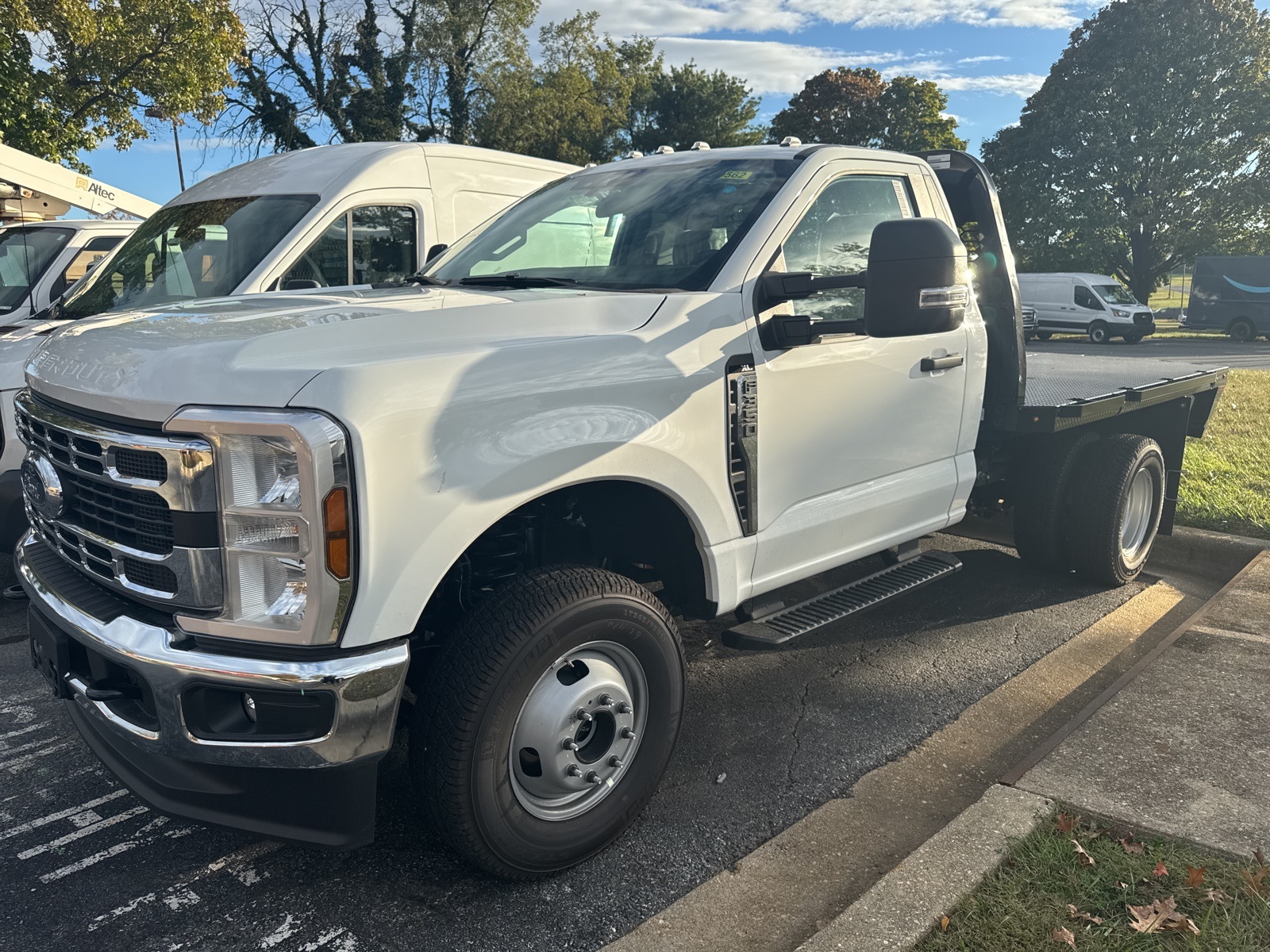 2025 Ford F-350 Super Duty Chassis Cab XL's photo