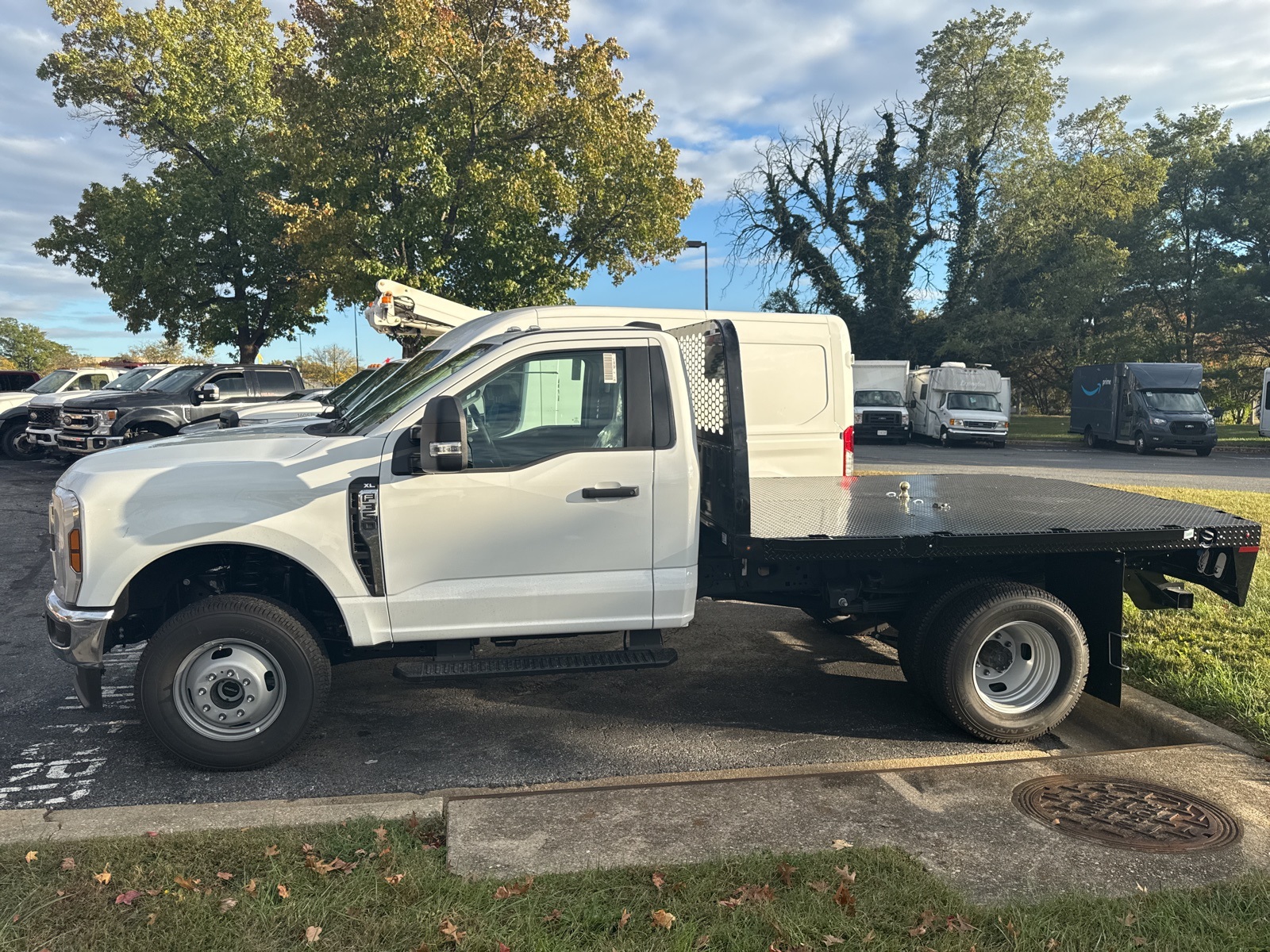 2025 Ford F-350 photo 2