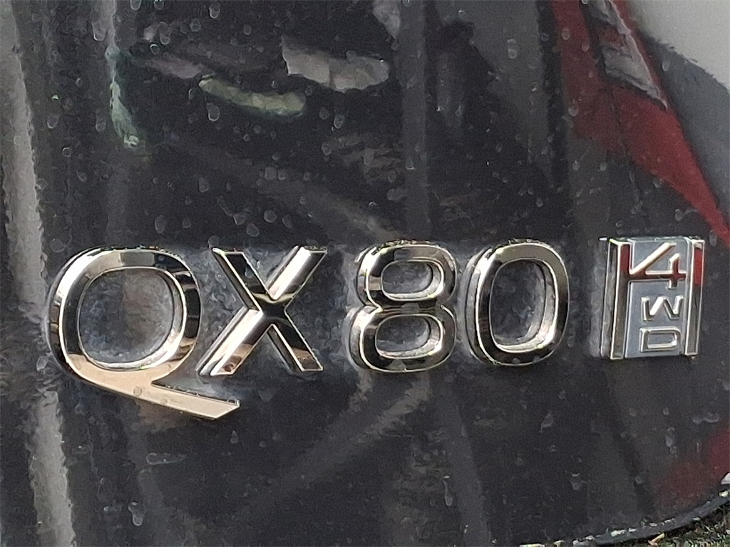 QX80 AUTOGRAPH
