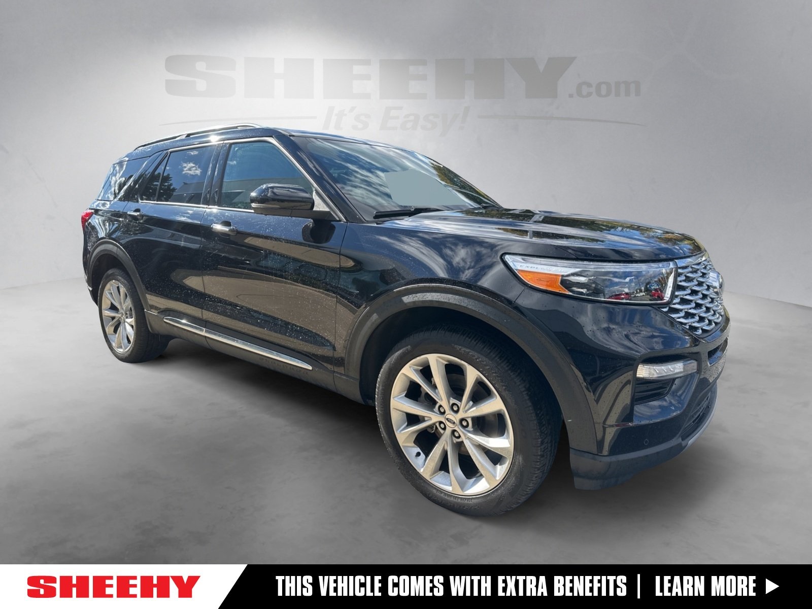 2023 Ford Explorer Platinum's photo