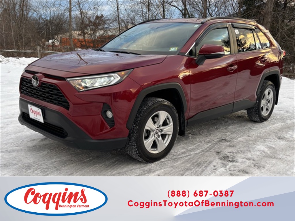 2021 Toyota RAV4 XLE's photo