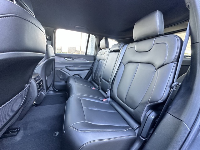 2025 Baltic Gray Metallic Clearcoat Jeep Grand Cherokee Limited 4X4 SUV