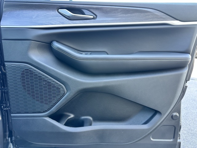 2025 Baltic Gray Metallic Clearcoat Jeep Grand Cherokee Limited 4X4 SUV