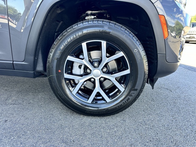 2025 Baltic Gray Metallic Clearcoat Jeep Grand Cherokee Limited 4X4 SUV