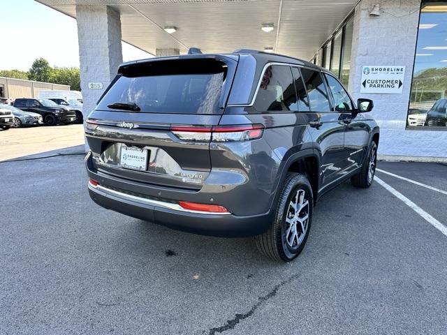 2025 Baltic Gray Metallic Clearcoat Jeep Grand Cherokee Limited 4X4 SUV