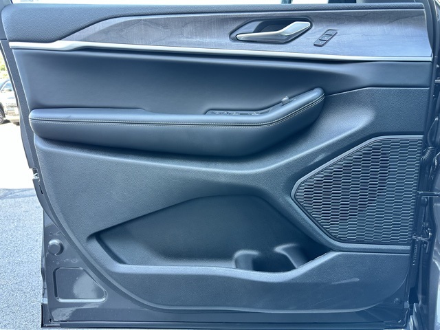 2025 Baltic Gray Metallic Clearcoat Jeep Grand Cherokee Limited 4X4 SUV