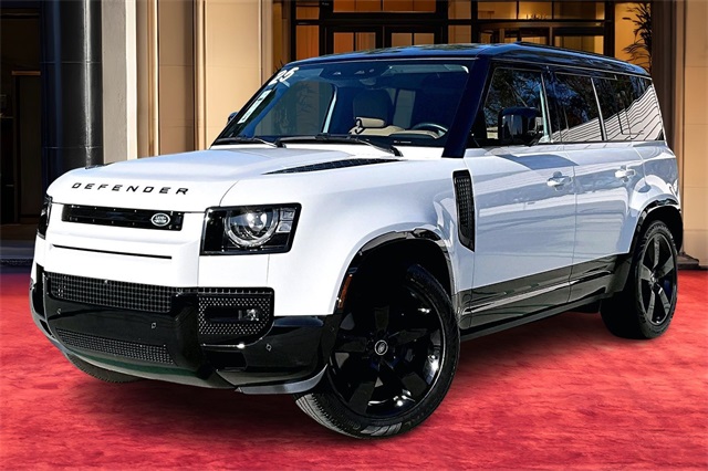 2025 Land Rover Defender X-Dynamic SE's photo