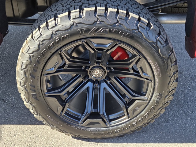 2025 Chevrolet Silverado 1500 RST photo 2