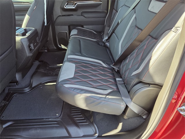 2025 Chevrolet Silverado 1500 RST photo 4