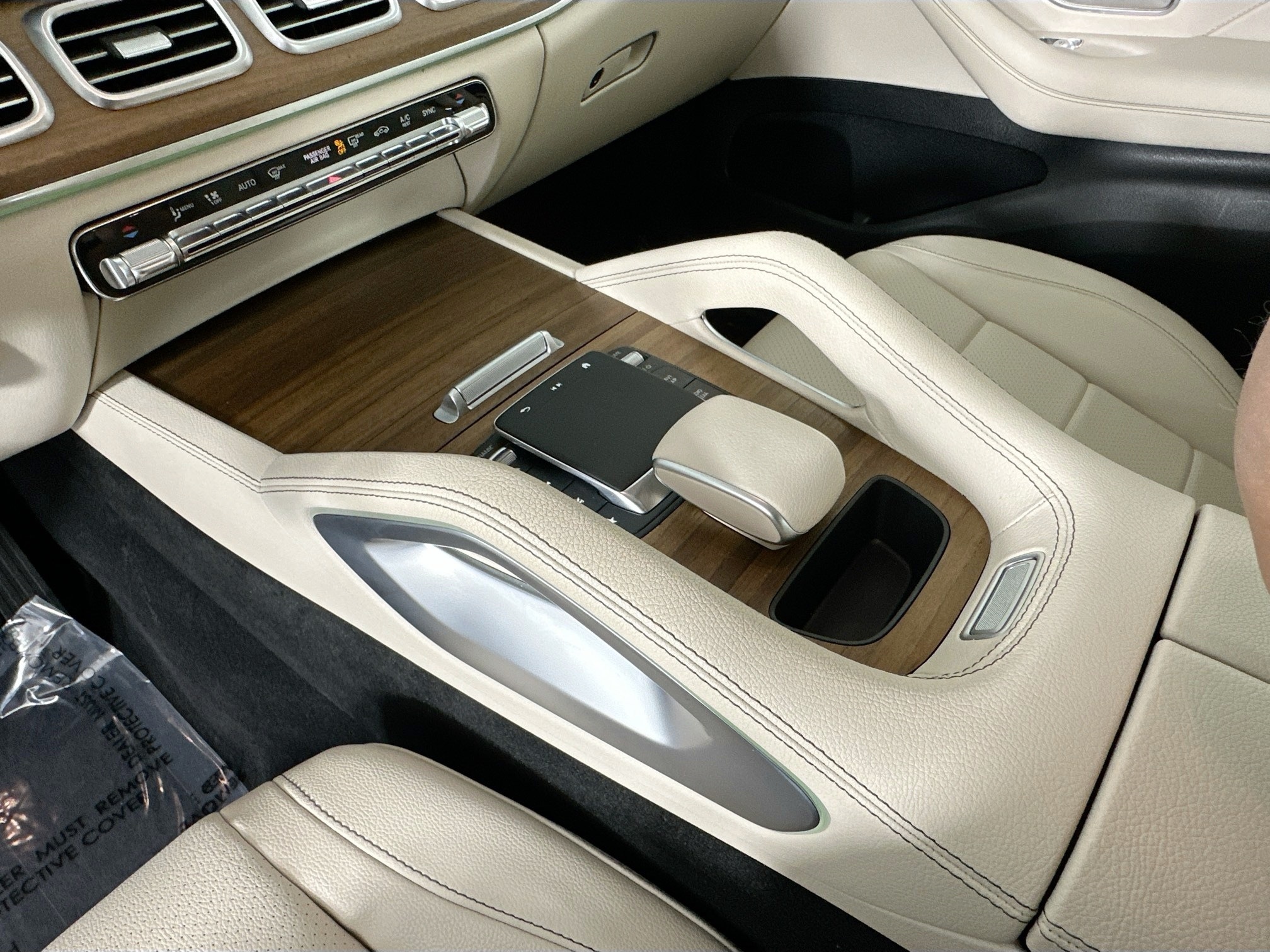 used 2024 Mercedes-Benz GLE car, priced at $58,998