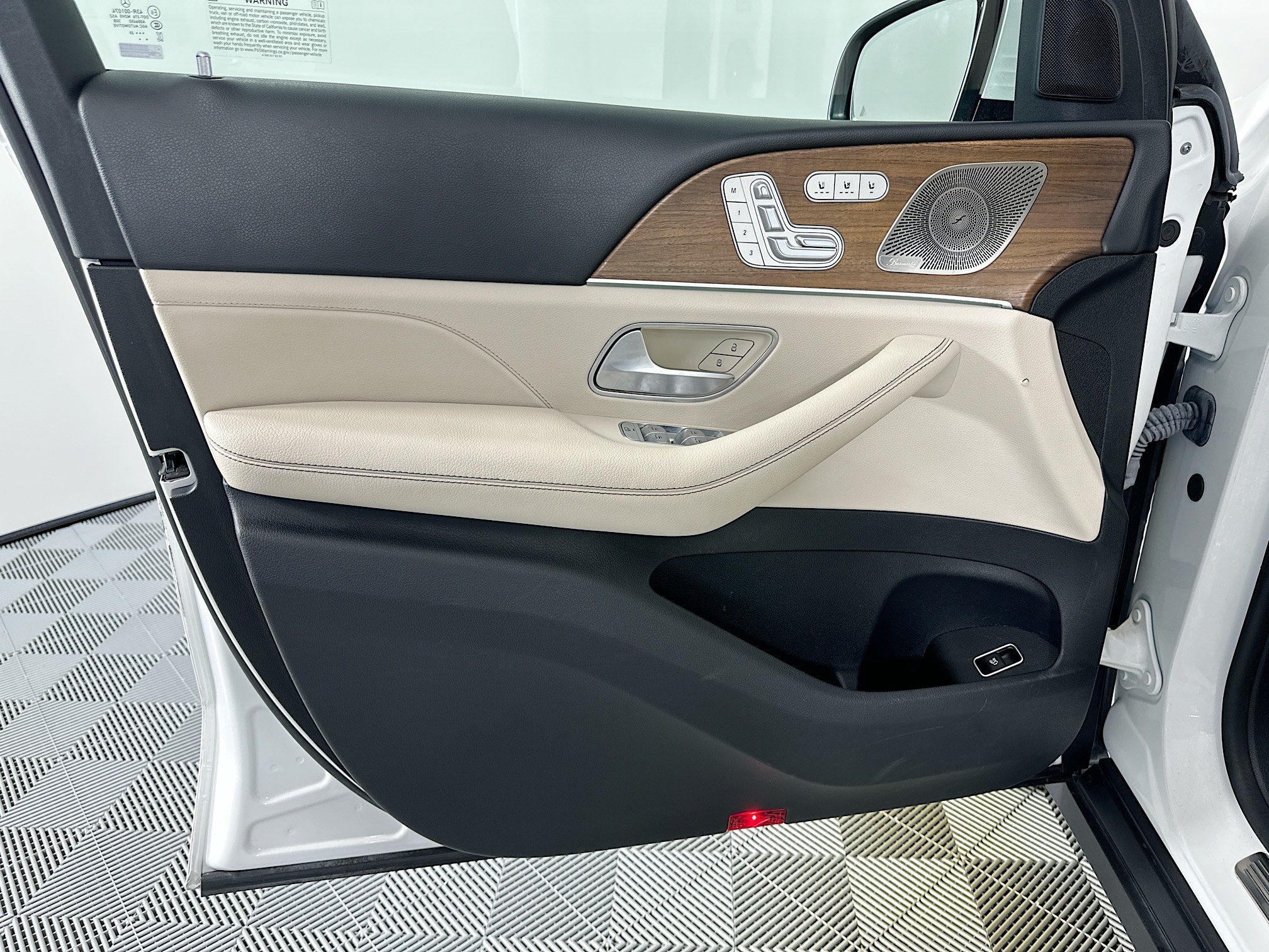 used 2024 Mercedes-Benz GLE car, priced at $58,998