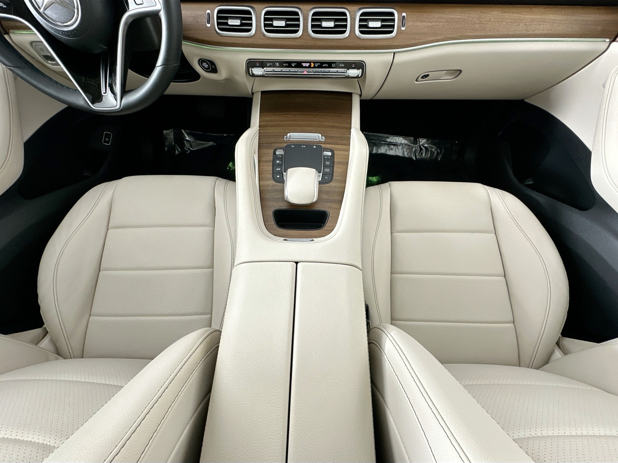 used 2024 Mercedes-Benz GLE car, priced at $58,998