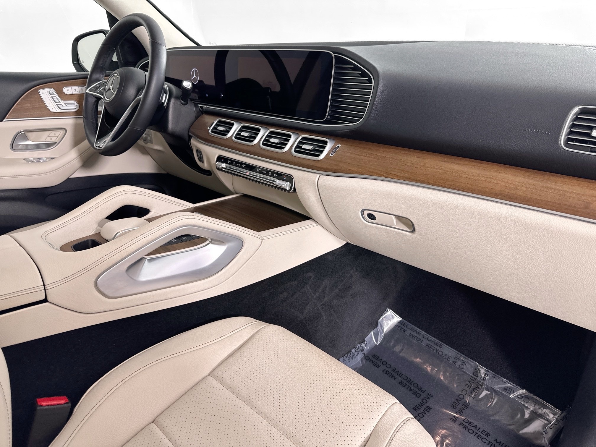 used 2024 Mercedes-Benz GLE car, priced at $58,998