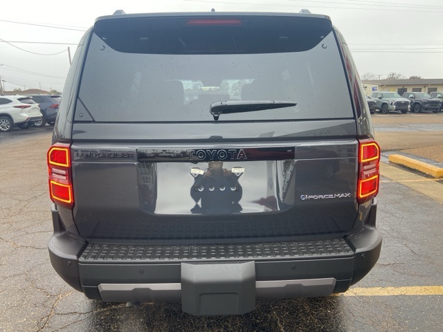 2026 Toyota Land Cruiser photo 4