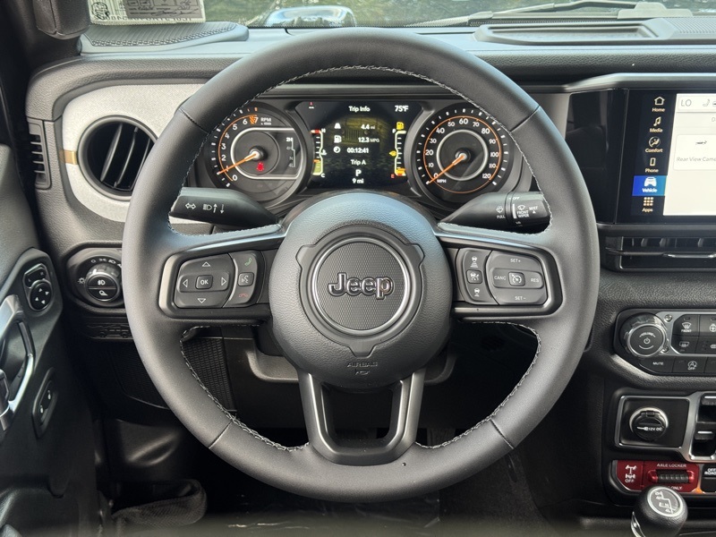 2025 Jeep Gladiator Willys photo 13