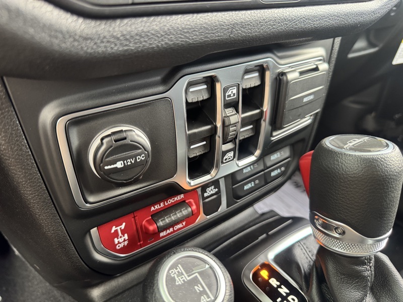 2025 Jeep Gladiator Willys photo 22