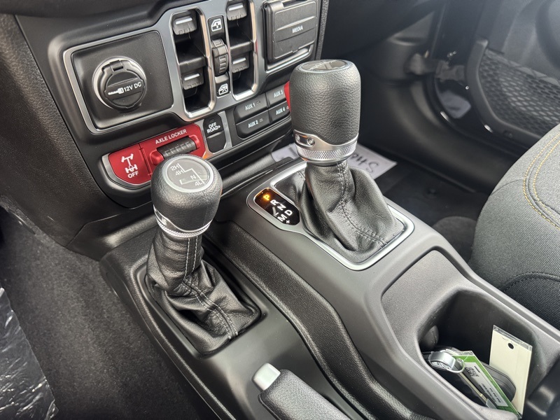 2025 Jeep Gladiator Willys photo 23