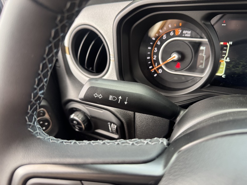 2025 Jeep Gladiator Willys photo 27