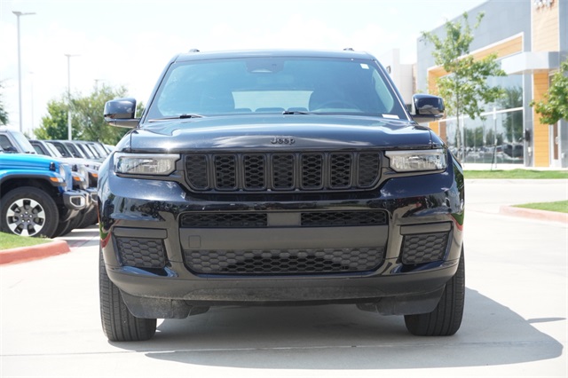 2024 Jeep Grand Cherokee Altitude photo 2