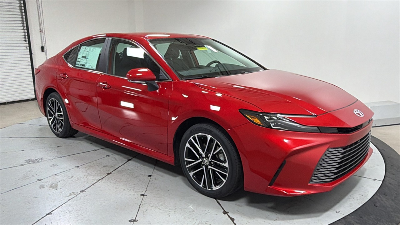 2026 Toyota Camry XLE photo 3