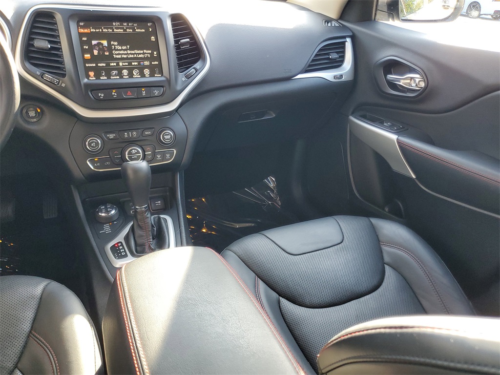 used 2017 Jeep Cherokee car, priced at $15,495