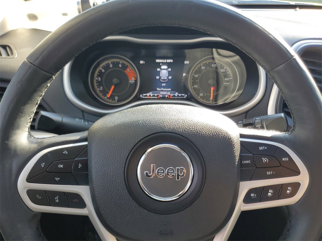 used 2017 Jeep Cherokee car, priced at $15,495