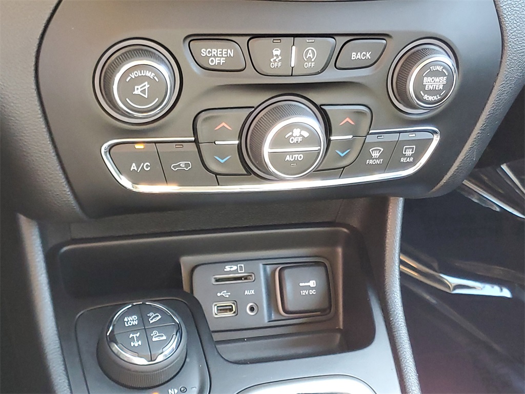 used 2017 Jeep Cherokee car, priced at $15,495