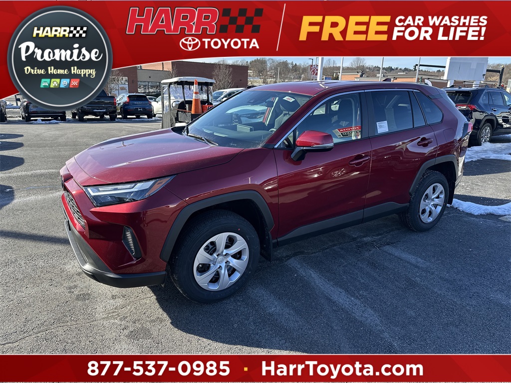 2025 Toyota RAV4 LE's photo