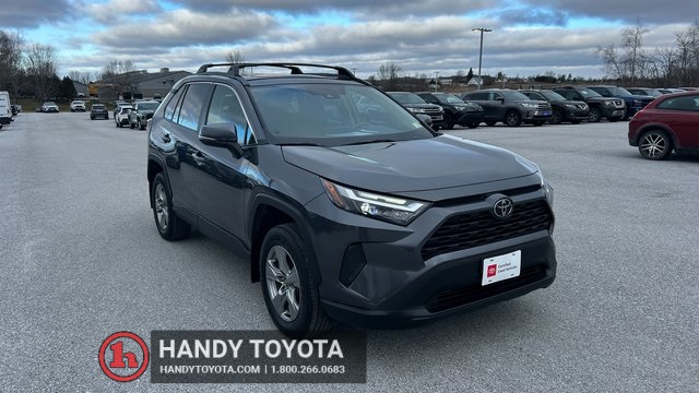 2023 Toyota RAV4 XLE's photo