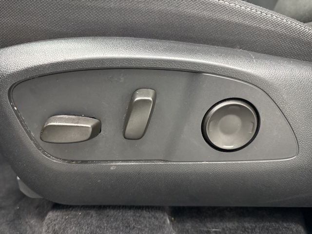 used 2024 Chevrolet Traverse car, priced at $33,988