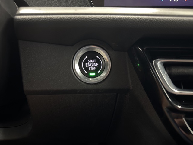 used 2024 Chevrolet Traverse car, priced at $33,988