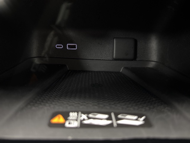 used 2024 Chevrolet Traverse car, priced at $33,988