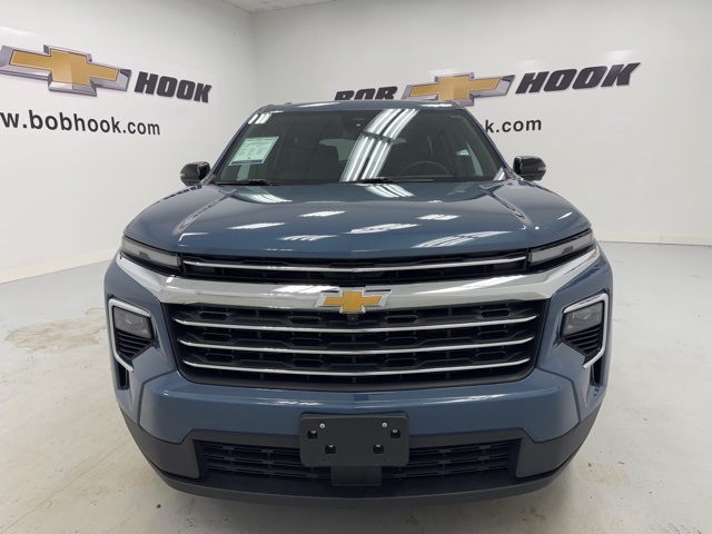 used 2024 Chevrolet Traverse car, priced at $33,988