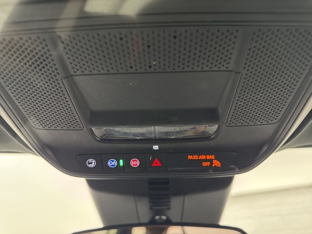 used 2024 Chevrolet Traverse car, priced at $33,988