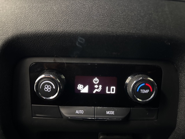 used 2024 Chevrolet Traverse car, priced at $33,988