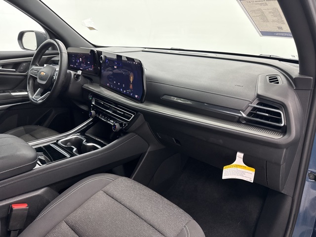 used 2024 Chevrolet Traverse car, priced at $33,988