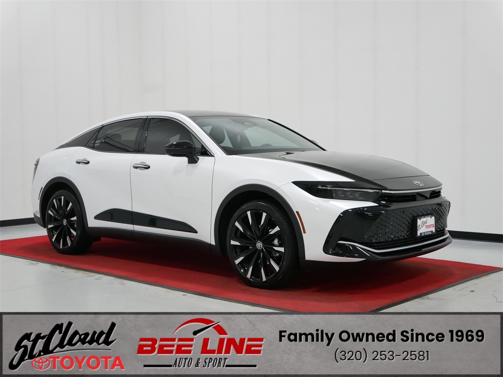 2025 Toyota Crown Platinum's photo