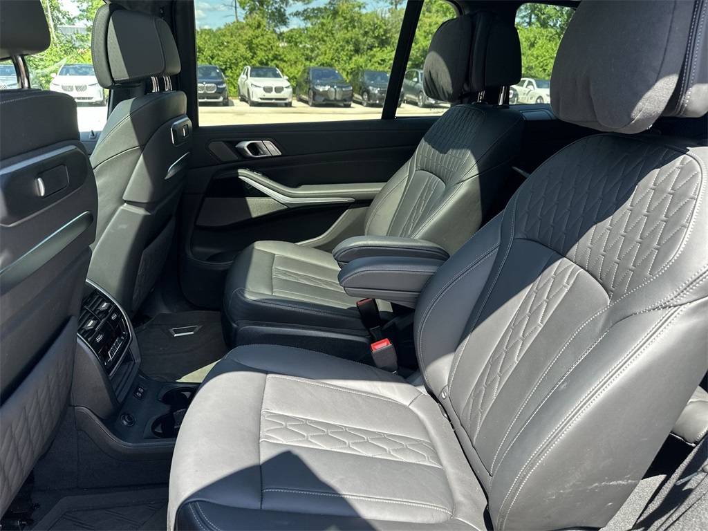 X7 M60i
