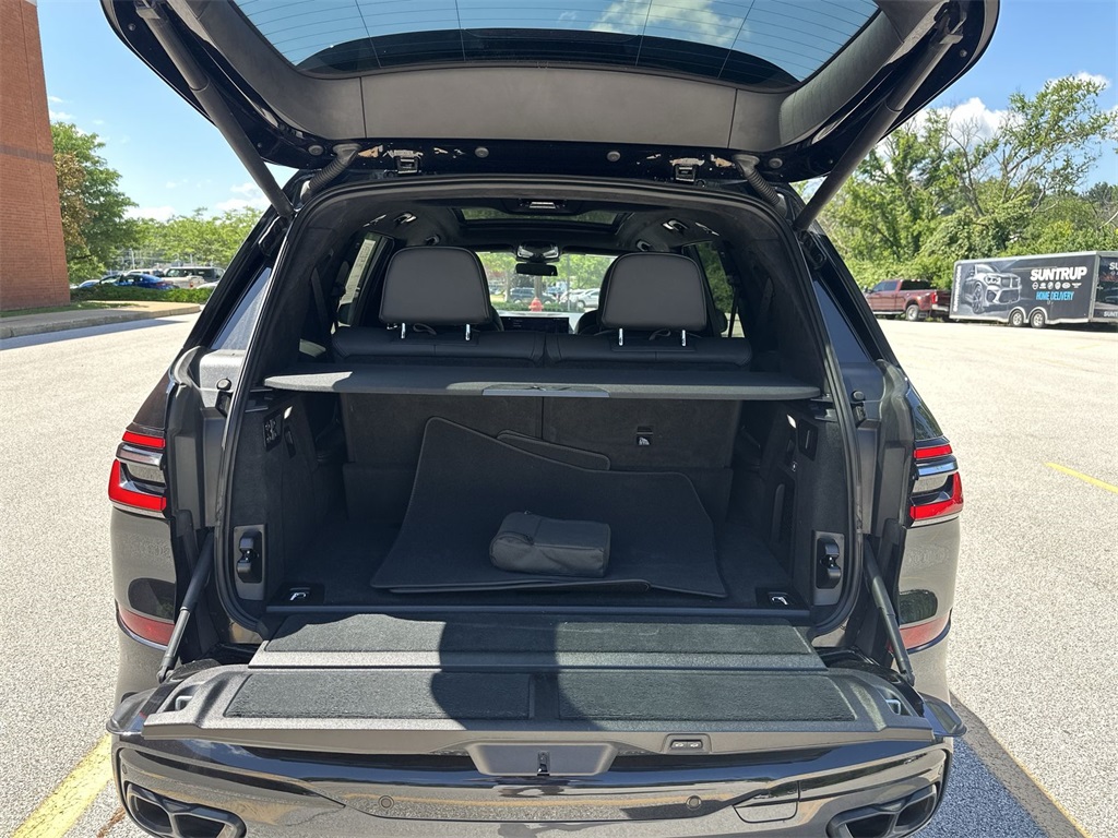 X7 M60i