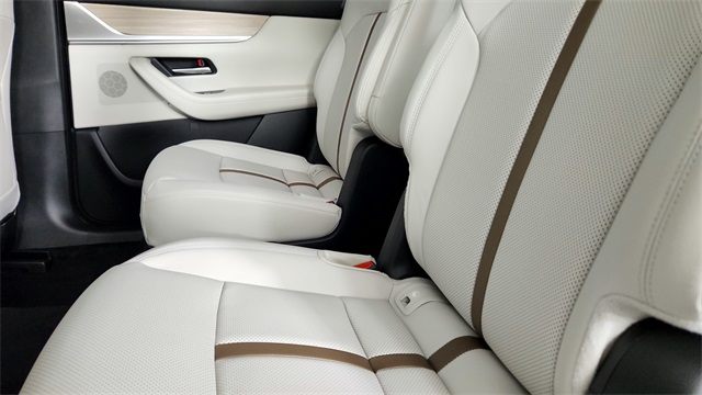 new 2024 Mazda CX-90 car, priced at $39,000