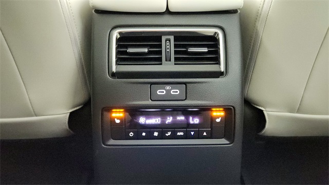 new 2024 Mazda CX-90 car, priced at $39,000