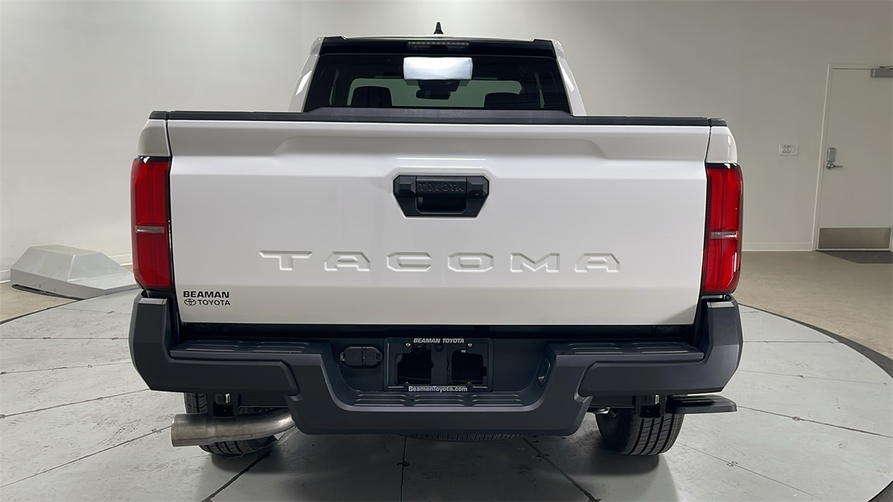 2025 Toyota Tacoma SR XtraCab photo 4