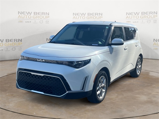 2024 Kia Soul LX's photo