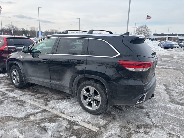 used 2018 Toyota Highlander car, priced at $17,988