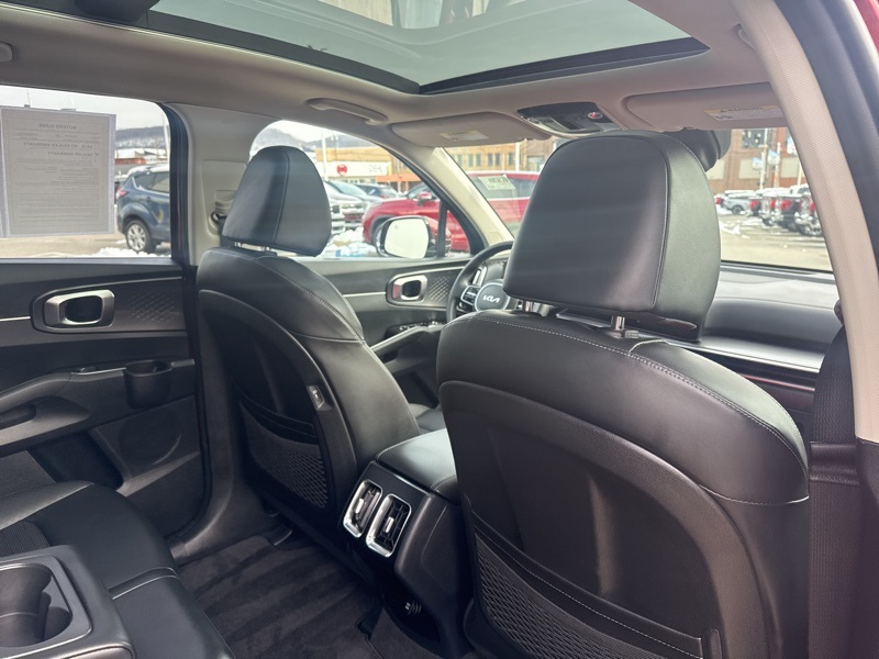 Used 2025 Kia Sorento SUV