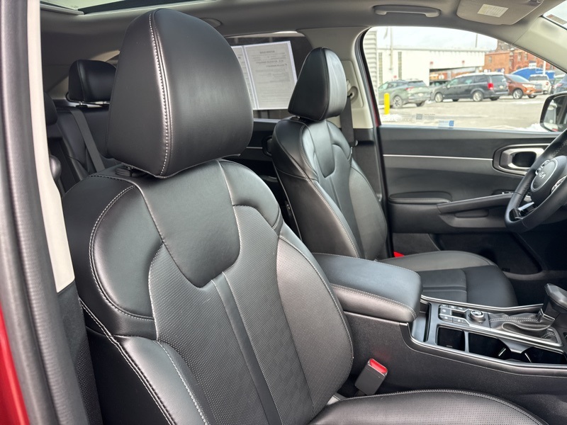 Used 2025 Kia Sorento SUV
