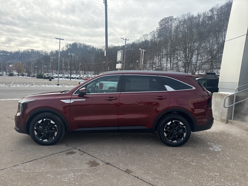 Used 2025 Kia Sorento SUV