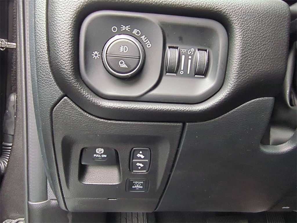 2025 Ram 1500 Big Horn Lone Star photo 16